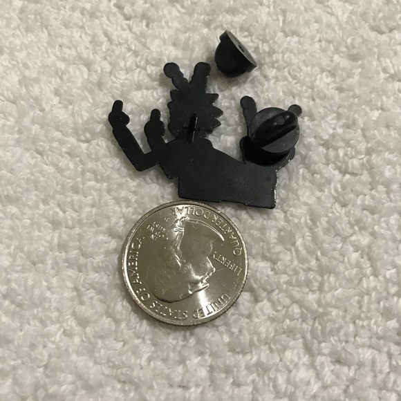 Rick and Morty brooch pin badge - Picture 3 of 3